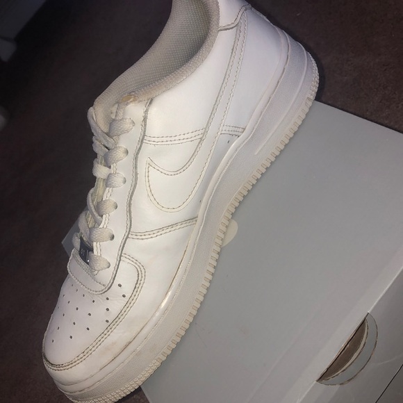 Size 7Y woman’s/girls af1 - Picture 7 of 8